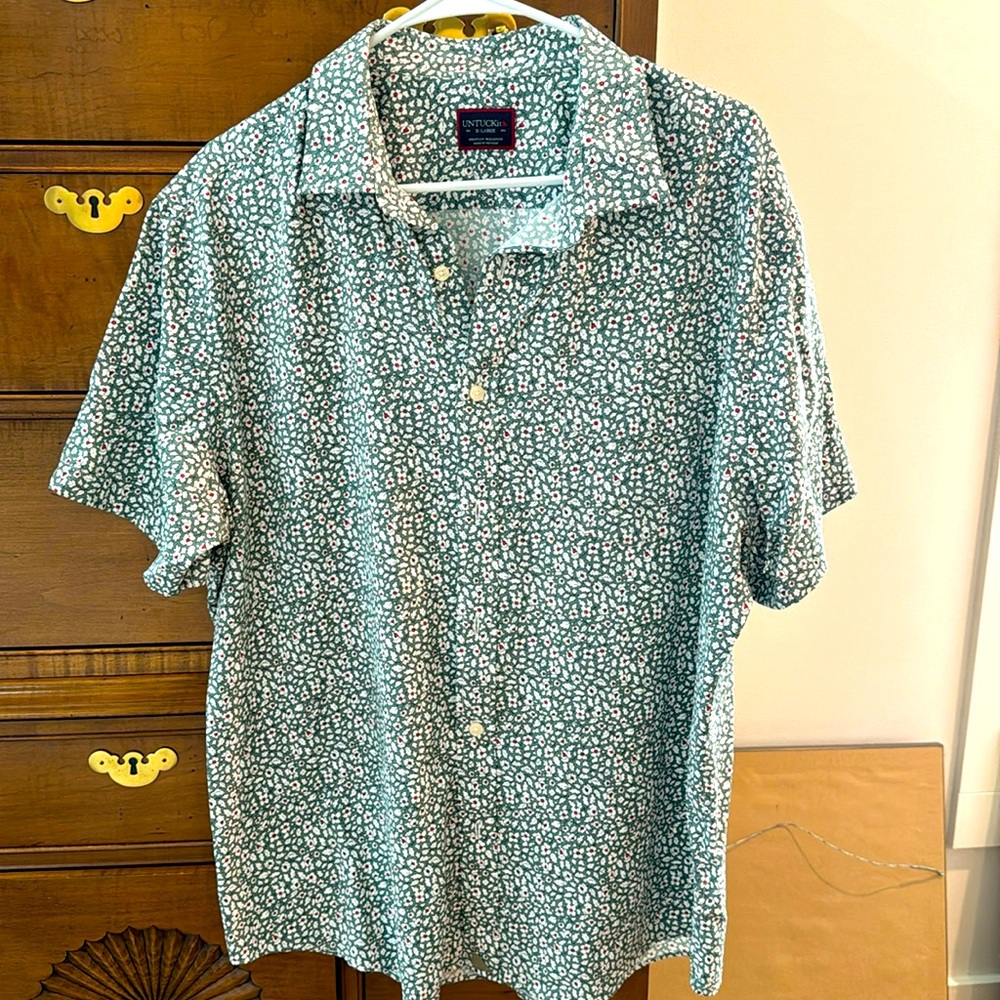 Untuckit button down short sleeve top